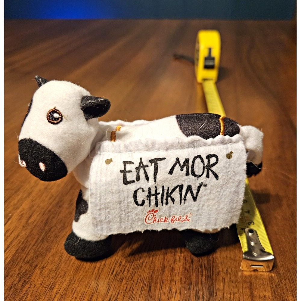 Chick-fil-A Eat Mor Chikin Cow Plush 2014 Fast Food Advertising Toy Collectible